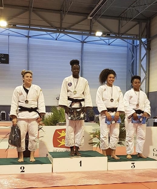 Mayla Bertschy et Nelsy Chabot en bronze Mayla Bertschy et Nelsy Chabot en bronze